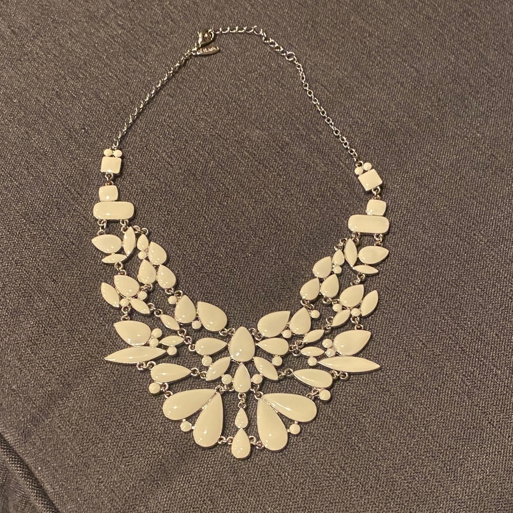 Natasha Couture Cream Teardrop Necklace. Appx 19" Long. EUC